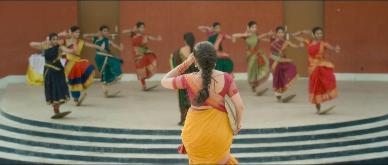 Nivetha Thomas- [SNASP] Busty ASS & Navel Sip scene -Ninnu Kori  (18)