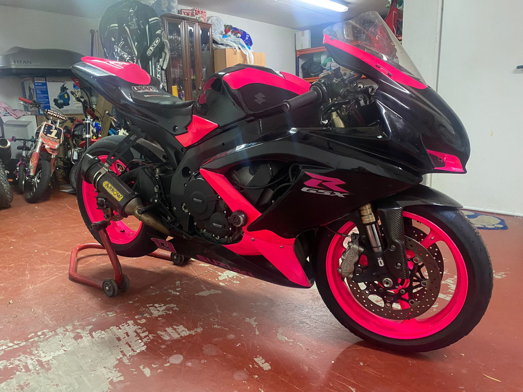 1A87A0D1-6F73-4EFE-BBC9-FA94B00286BB