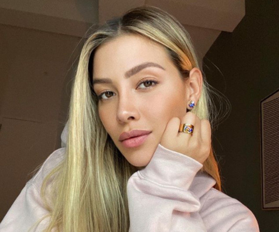 ¿Se casa Michelle Salas? Hija de Luis Miguel se prueba y presume vestido de novia