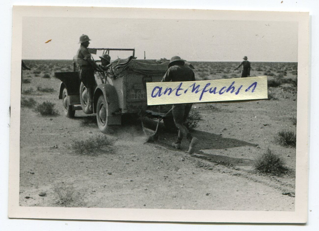 Kübelwagen mit Minen-Flug vor Tobruk in Afrika b
