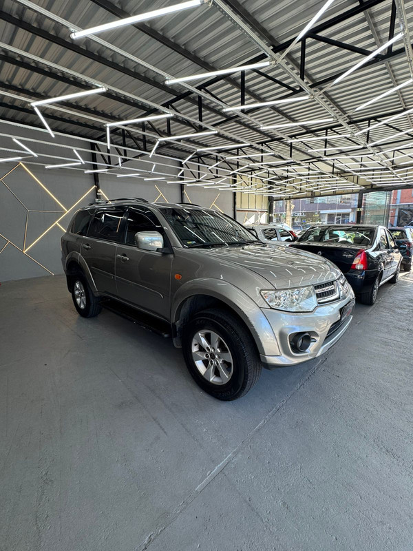 Mitsubishi Pajero Dakar - Foto principal