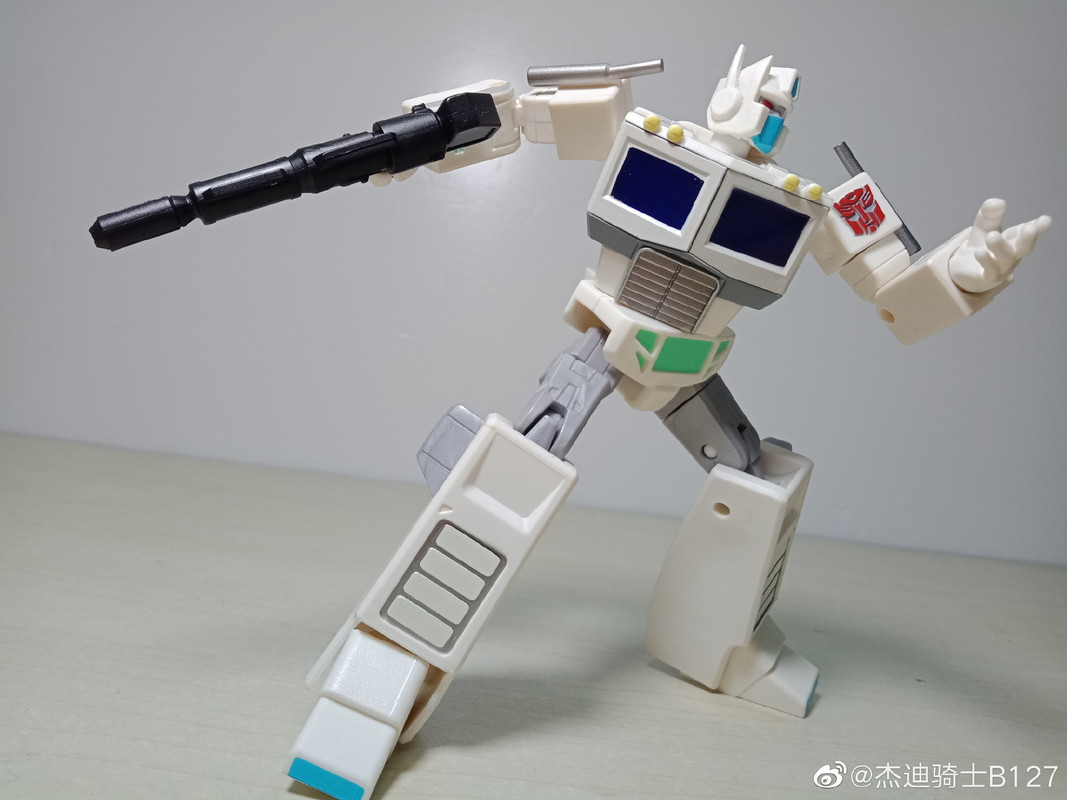 R.E.D-Ultra-Magnus-09