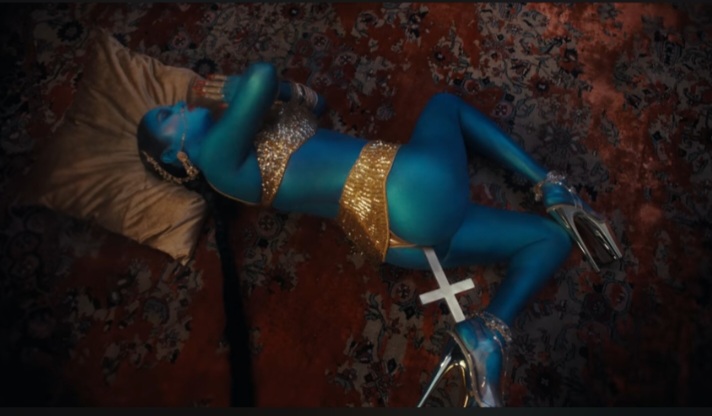 [Image: Butt-cross.jpg]