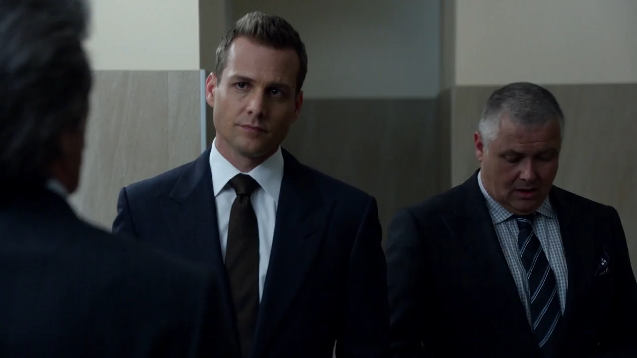 Suits 2013 WebRip Season 3 [Hindi + Tamil + English] 480p 720p ESub Screenshot