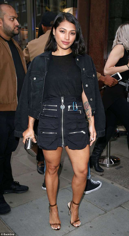 4C9A87F900000578-0-image-a-192_1527206736182