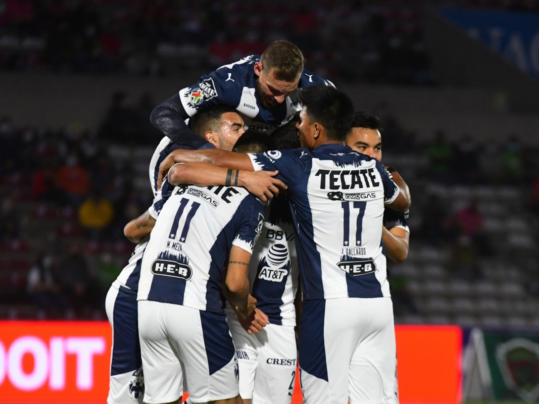 Reportan que dos jugadores de Rayados dieron positivo a COVID-19