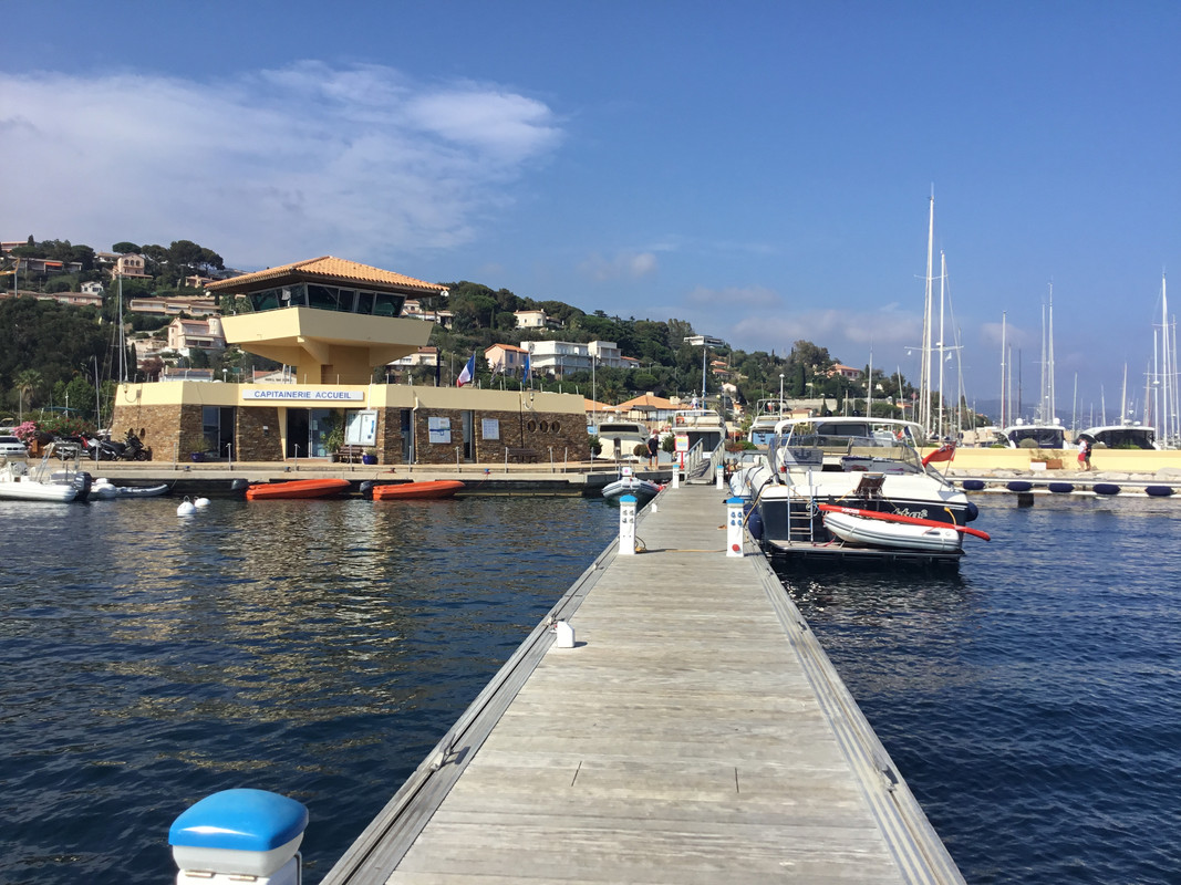 DE9749A4-CC6E-4BFD-8800-08C64F87C70B