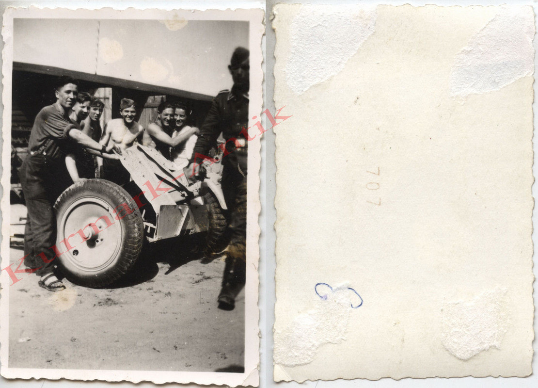 Foto Wehrmacht Soldaten seltene Kanone Infanterie geschütz 7,5cm Front