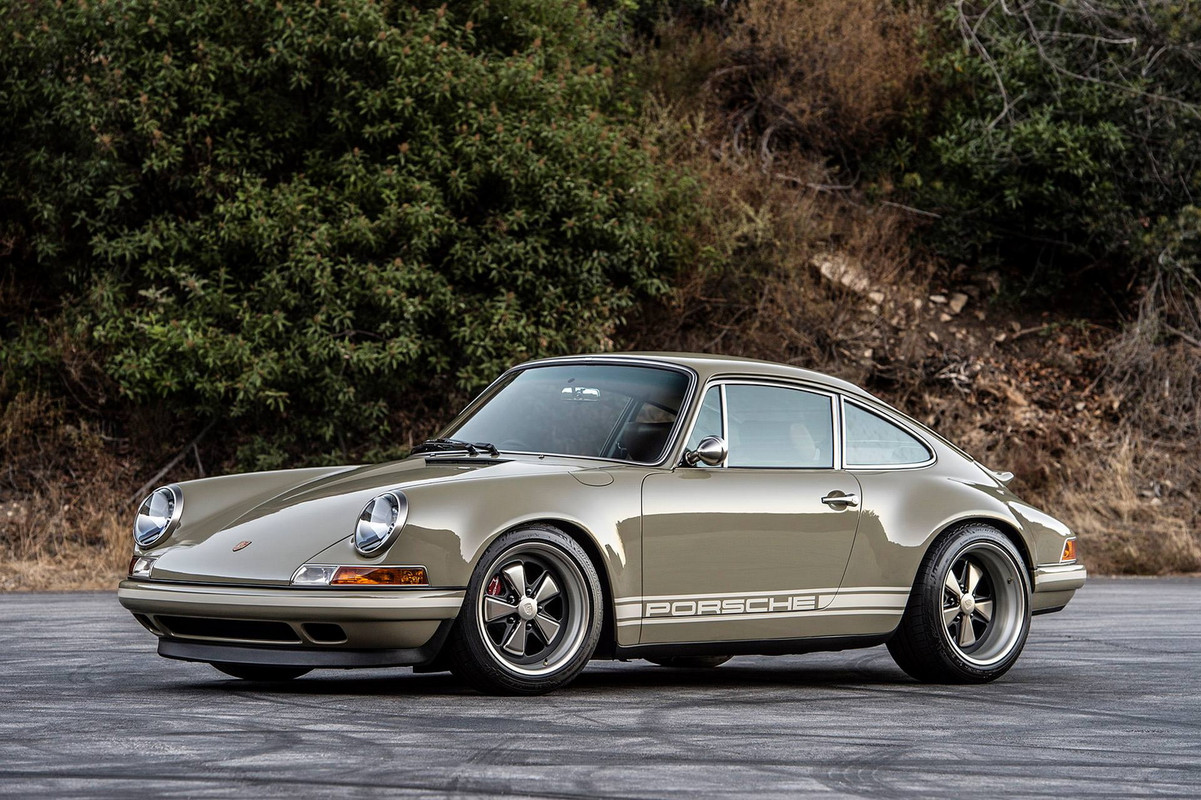 The-New-Zealand-Car-Singer-Vehicle-Design-Porsche-911-563-1038x649.jpg