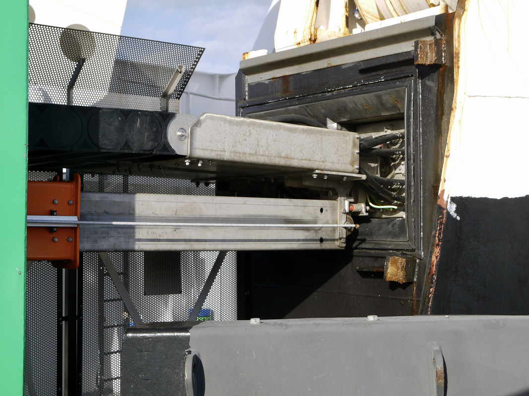 6271586D-57E5-45F7-983C-3347A97484A7_1_201_a