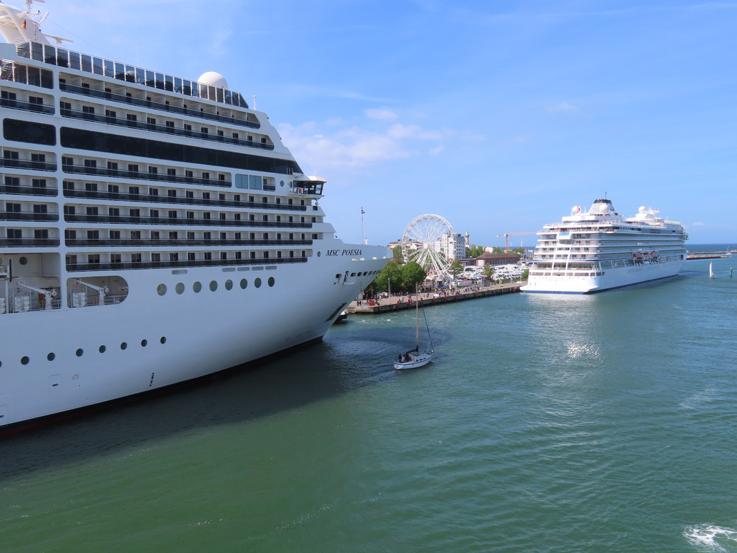 F8FA41B2-5504-4D95-AA4E-4F4AFC52DDE9