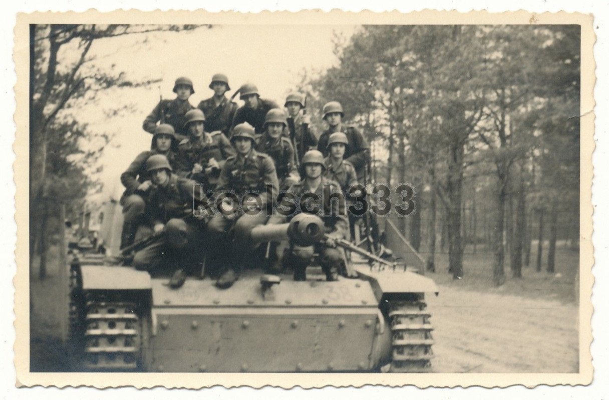 Foto Sturmhaubitze Sturmgeschütz Panzer Sd.Kfz. 
