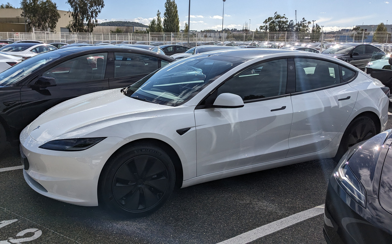 PXL_20231110_111740890.MP~2