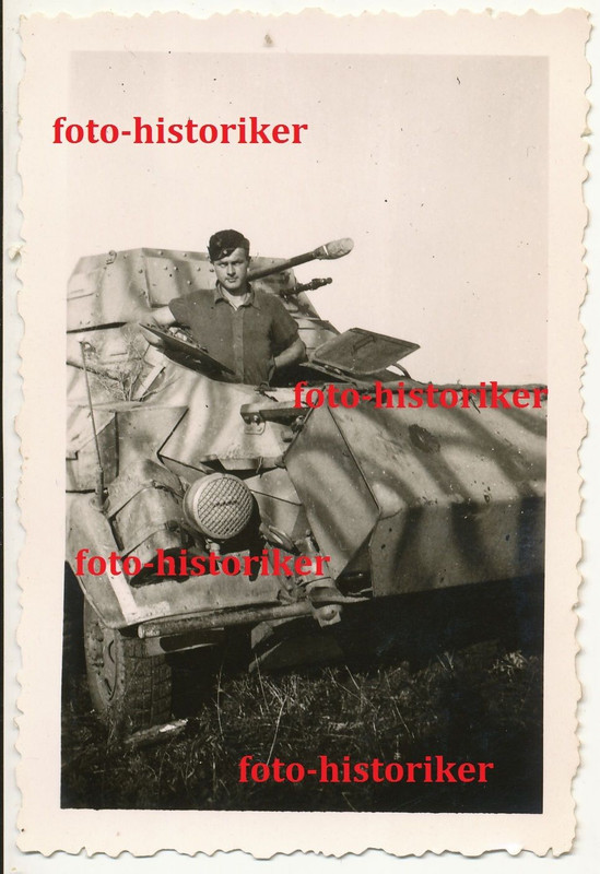 Kamerad in Panzer Luke Psw 232 8-Rad Panzerspähw