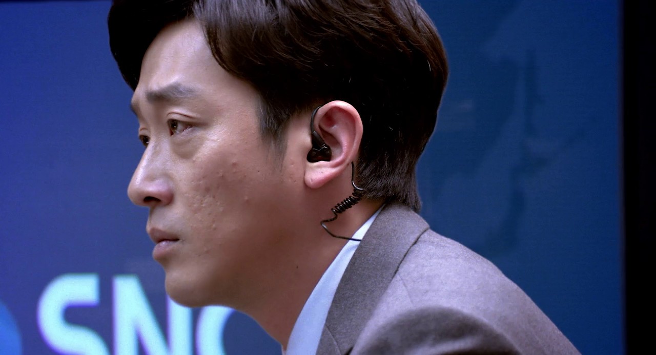 The-Terror-Live-2013-WEBRip-Hindi-1080p-8bit-AVC-AAC-2-0-ESub-mkv-0004