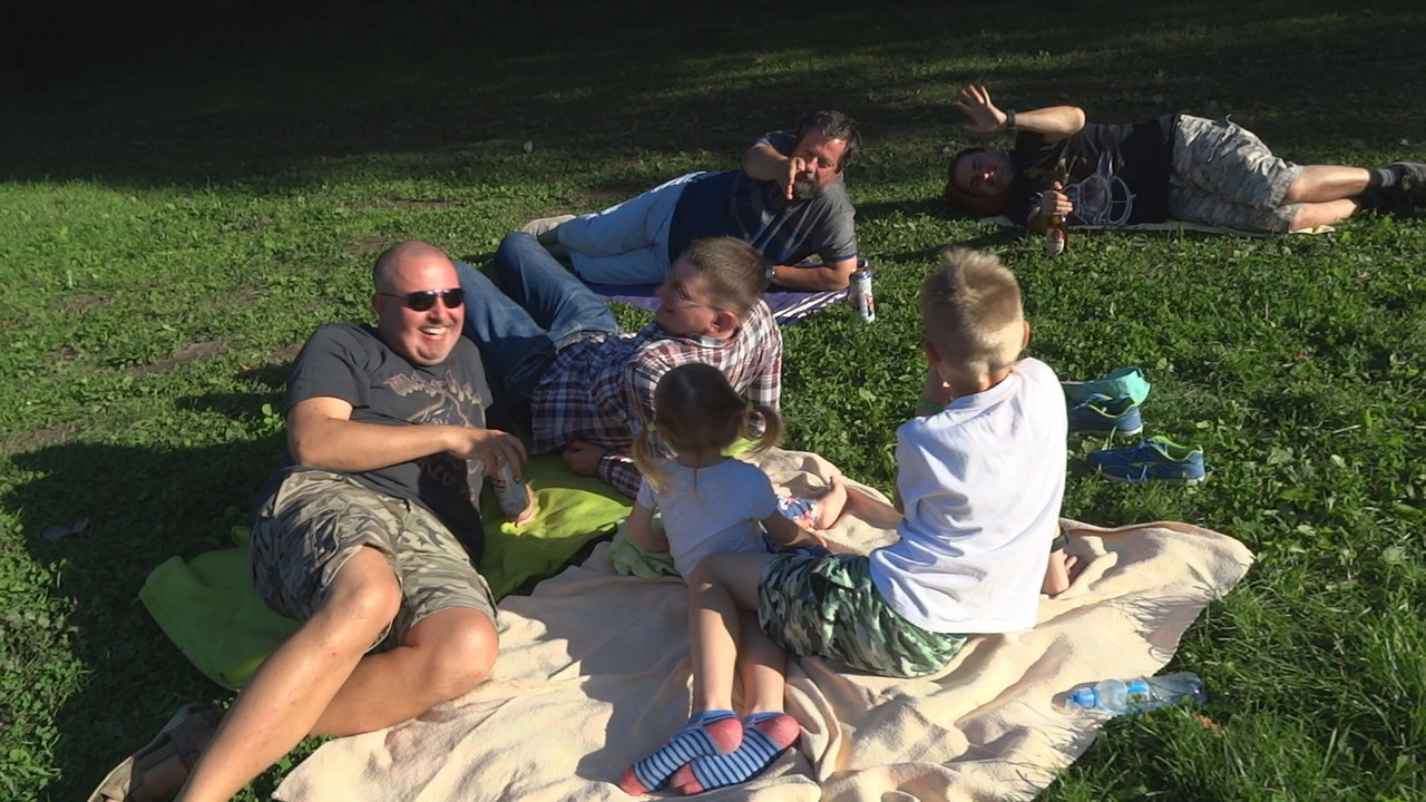 32.05 - Odpoczynek na kempingu_000143