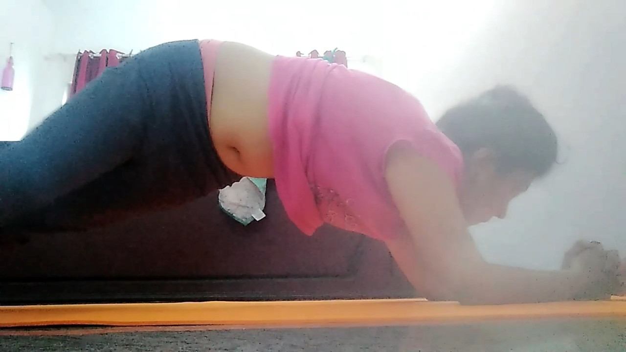 [Image: Malayali-Girl-Hot-yoga-Showing-Deep-big-...31-150.jpg]