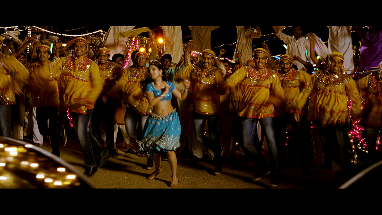 Tamanna Hot Song 03 From Himmatwala Taki O Taki 4K (Best Quality).mp4_snapshot_02.25_[2021.04.05_13.