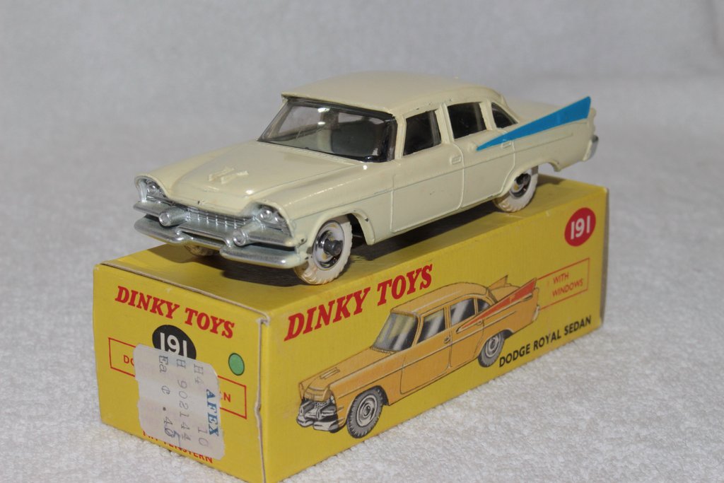 114_DT_191_Dodge_Royal_Sedan_Scarce late issue in cream with blue flash)