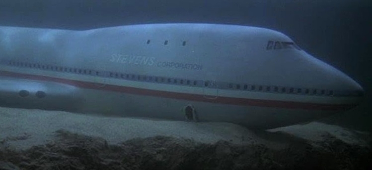 AIRPORT-77-BOEING-747-2-A-FOTOR.jpg