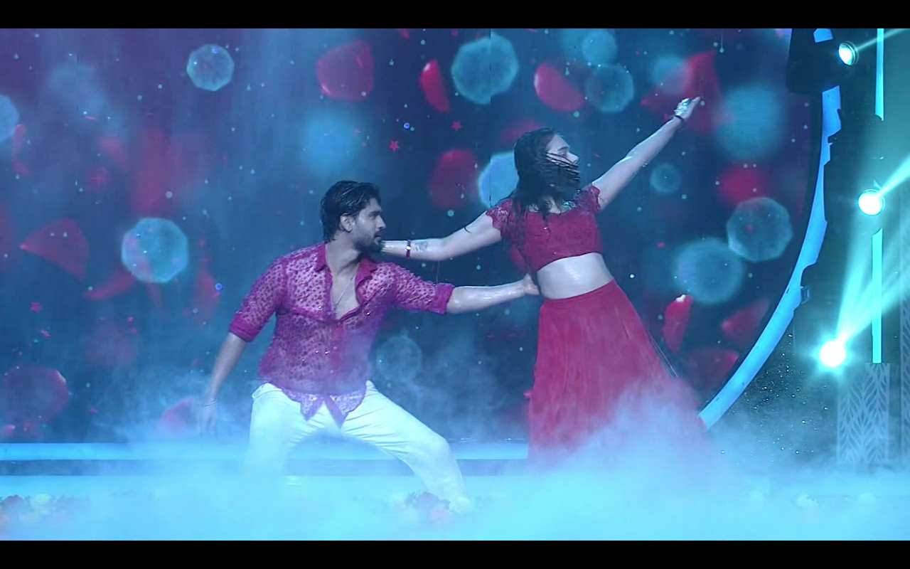 [Image: vlcsnap-2025-10-11-23h47m37s388.jpg]