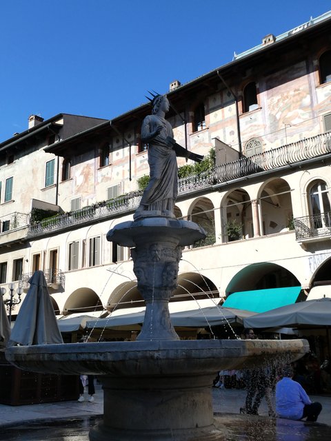 DÍA 8 – Verona / Ópera en Arena di Verona - Dolomitas y noreste de Italia en verano de 2025 (18)