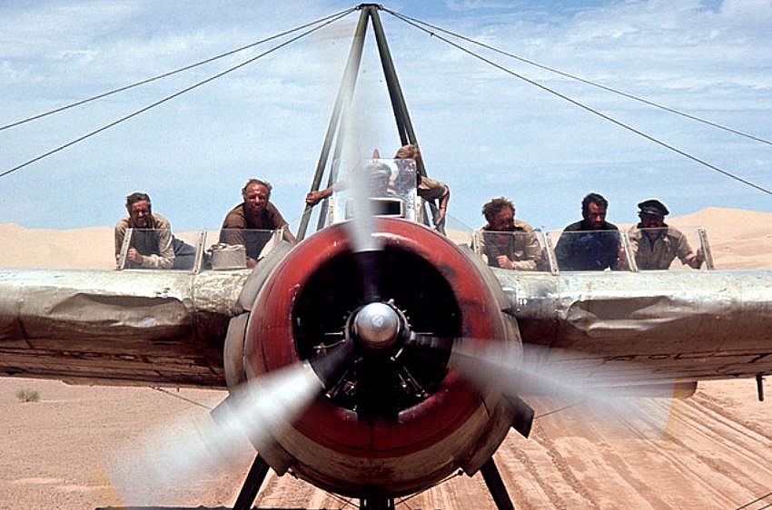 DAN-DURYEA-FLIGHT-PHOENIX-5-A-FOTOR-2.jpg