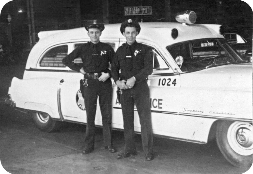 Oakland-PD-ambulance-1952-jj-right.png