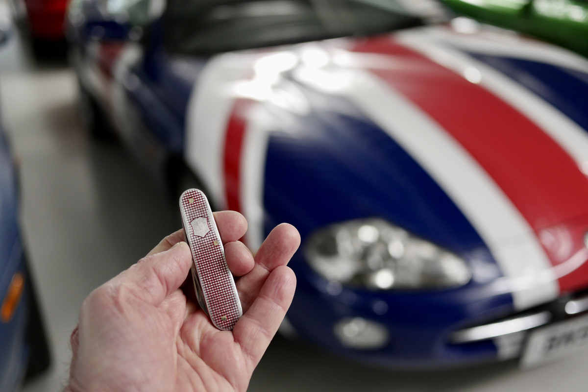 B8297FBD-4305-4AA6-AA94-6C5CE01BCF2A