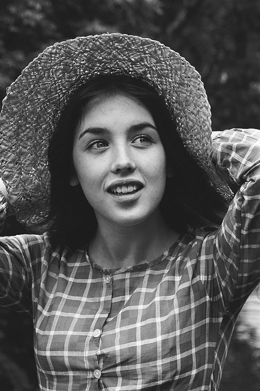 Isabelle_Adjani_b74