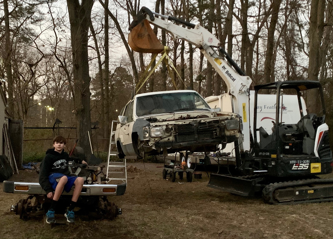 4Runner body off w. excavator