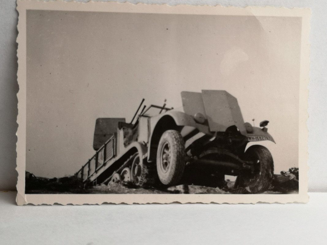 Foto-Flak-Vierlingsflak-Panzer-WK-2-Frankreich Mailly-le-Camp (2