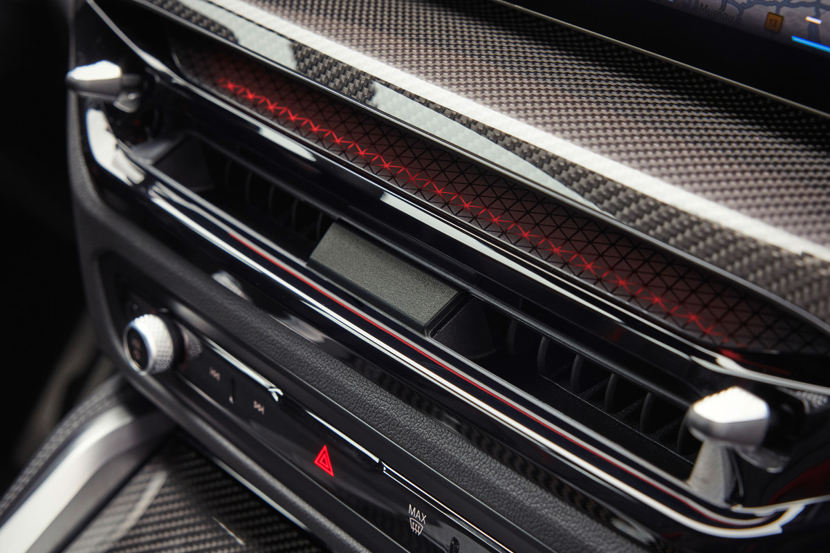 P90546654_highRes_the-new-bmw-i4-m50-x