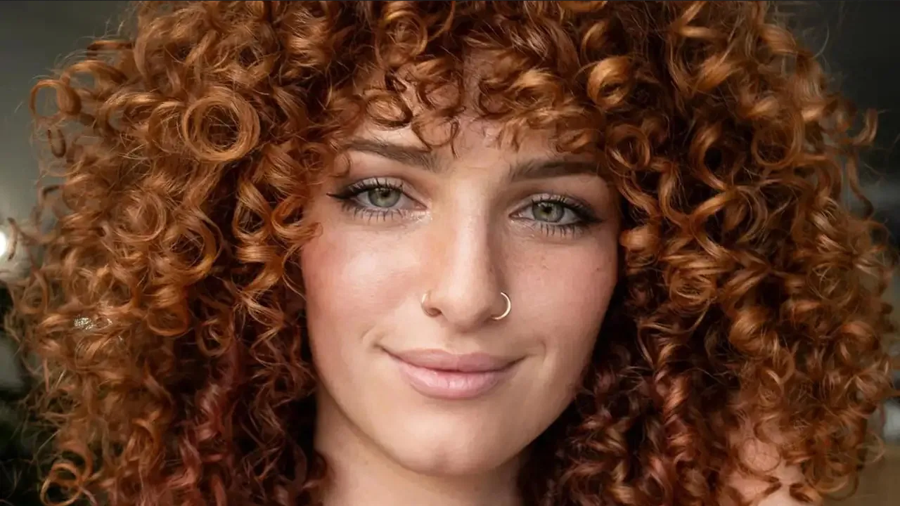 ¿Qué hace el aloe vera en el cabello rizado? Reaviva tu melena naturalmente