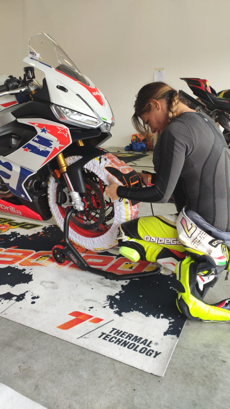 9A87E253-A25D-48A3-8CC0-F12C9F53EA6C