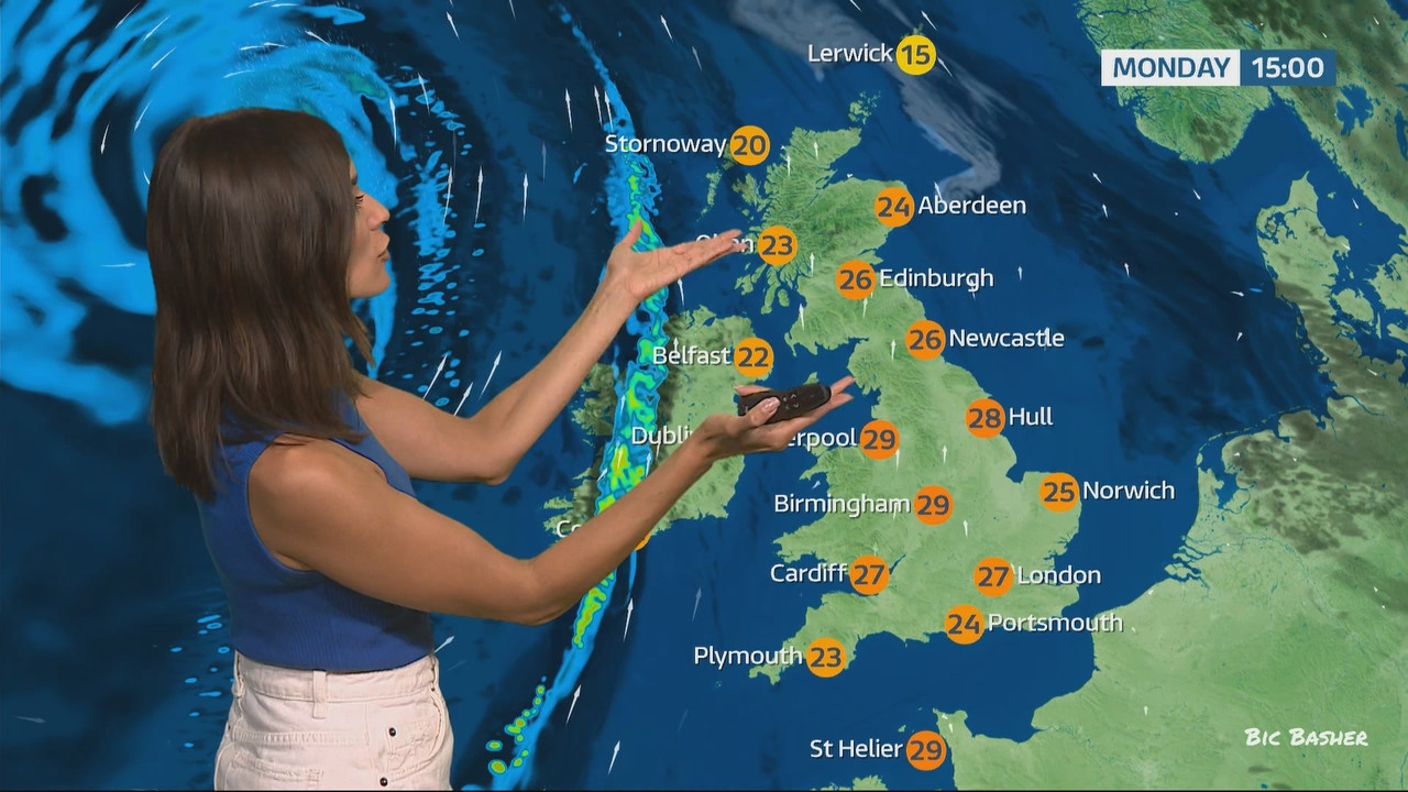 ITV Lunchtime News_20250825_13451350.ts_snapshot_05.54.339