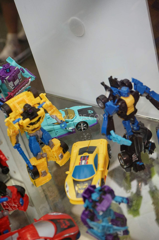 SDCC2015-Hasbro-Case-Transformers-Combiner-Wars-