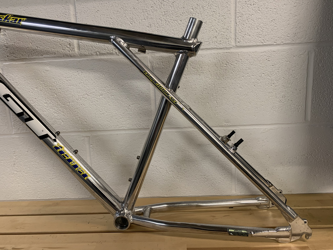 9F5D4E19-C464-4CE2-9DCB-4FF8E1F61E90