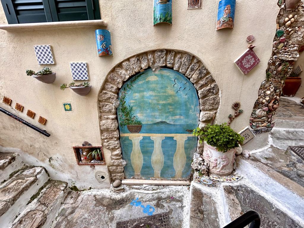 Жаркий сентябрь на побережье Тирренского моря. Жаркий сентябрь на побережье Тирренского моря.