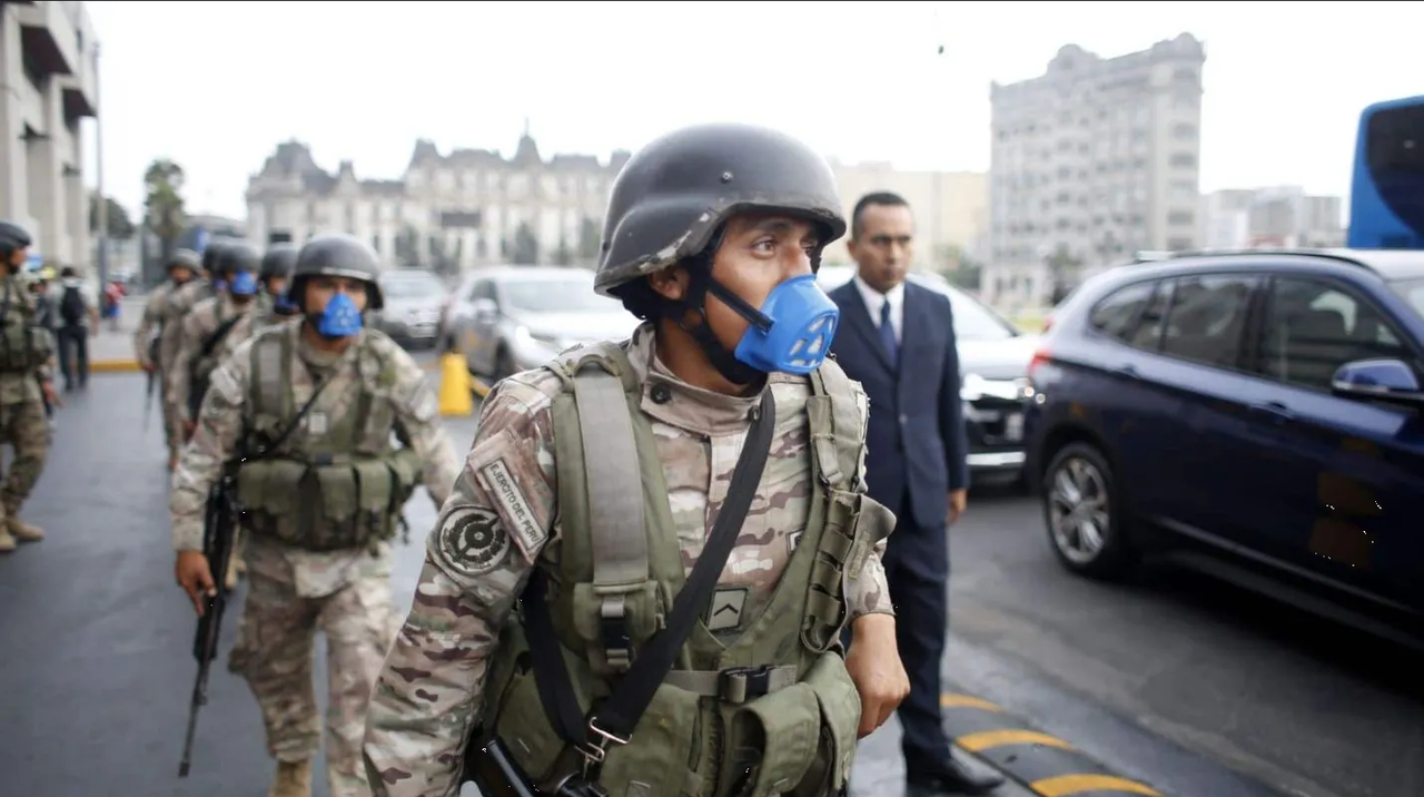 Perú cierra sus fronteras por 'estado de Guerra' de Ecuador
