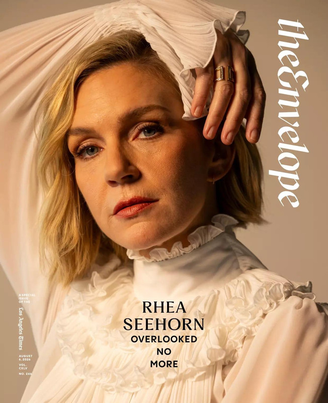 Rhea Seehorn Fans ew4jvvzk8rhh1