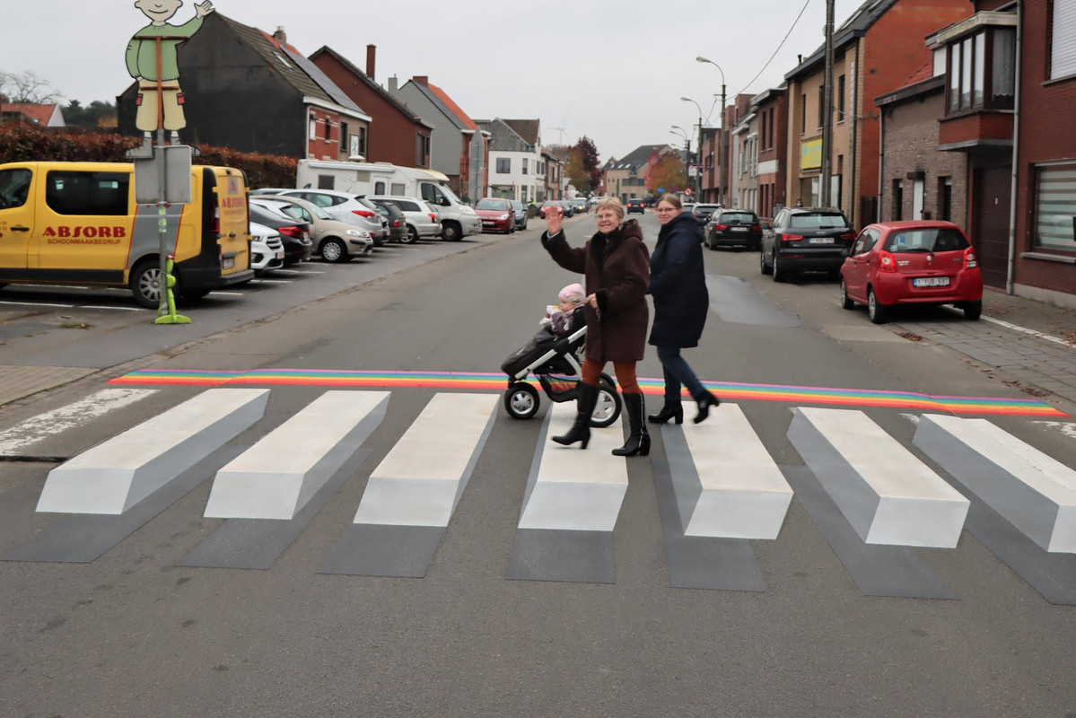 392c570d-096d-45de-b82d-e9a0ba498a2e