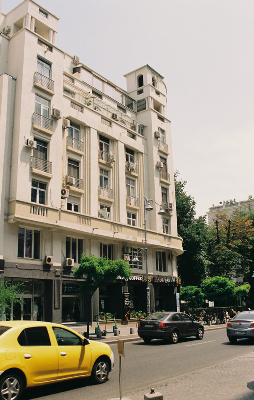 R1-09722-0010.jpg
