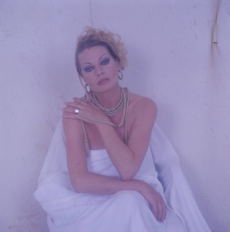 anita_ekberg_md02