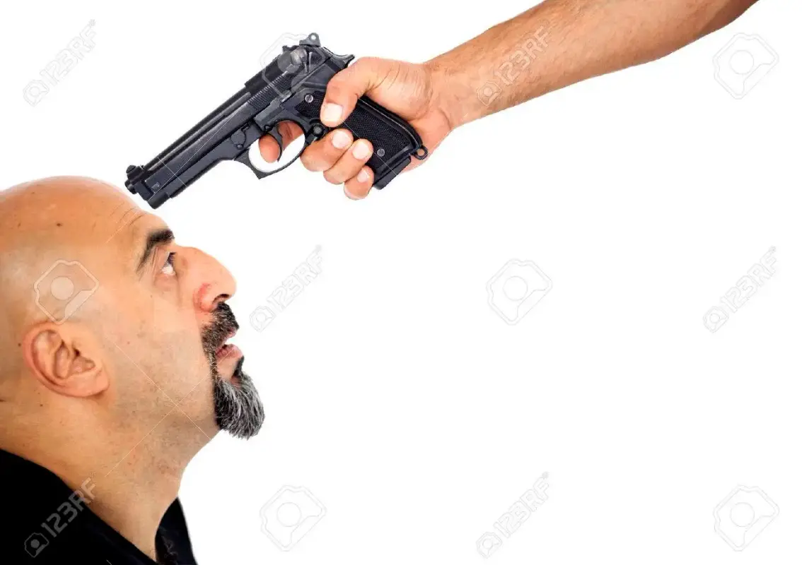 32373572-그의-머리-총을-가진-남자