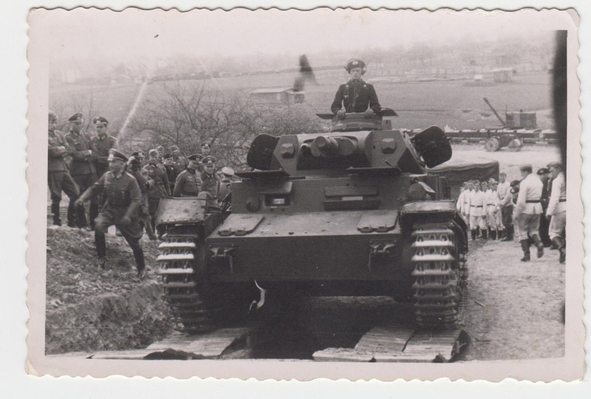 Foto Panzer im Gelände
