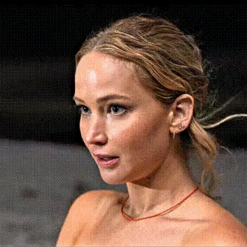 JenniferLawrence_2023_NoHardFeelings_GIF02
