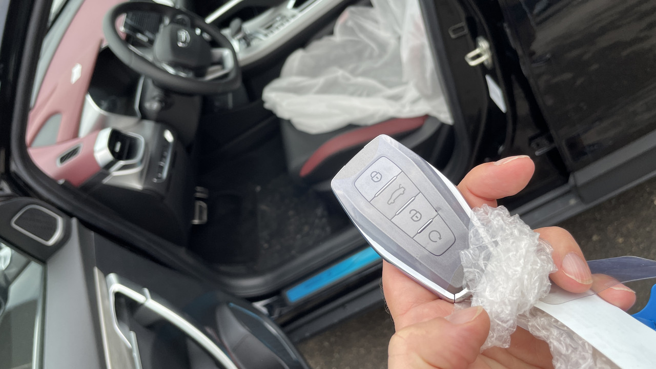 9004F90C-018E-43B4-A0E8-4F9AF53A9145