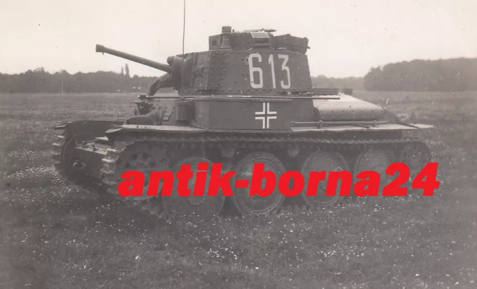 Foto WH Soldat Panzer Tank Pz.Kpfw. 38 (t) Flandern Belgien Einsatz 1940 #127 (1)