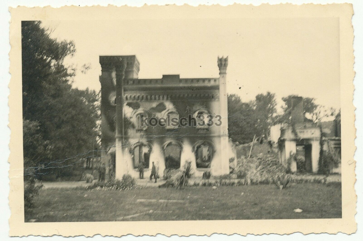 Fotos durch Wehrmacht zerstörtes Schloss in Zawady Polen 1939 Ruinen Trümmer1